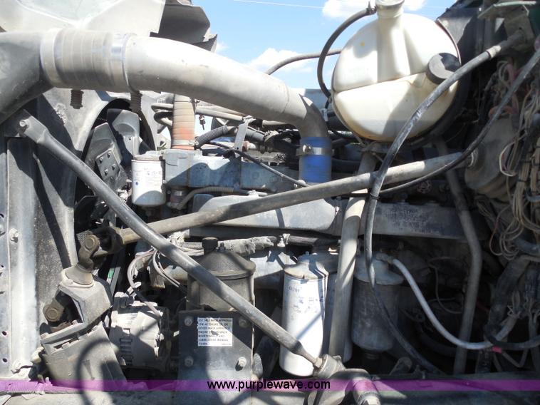 image for item H9863 1996 Mack RD690S mixer truck