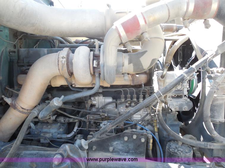 image for item H9863 1996 Mack RD690S mixer truck