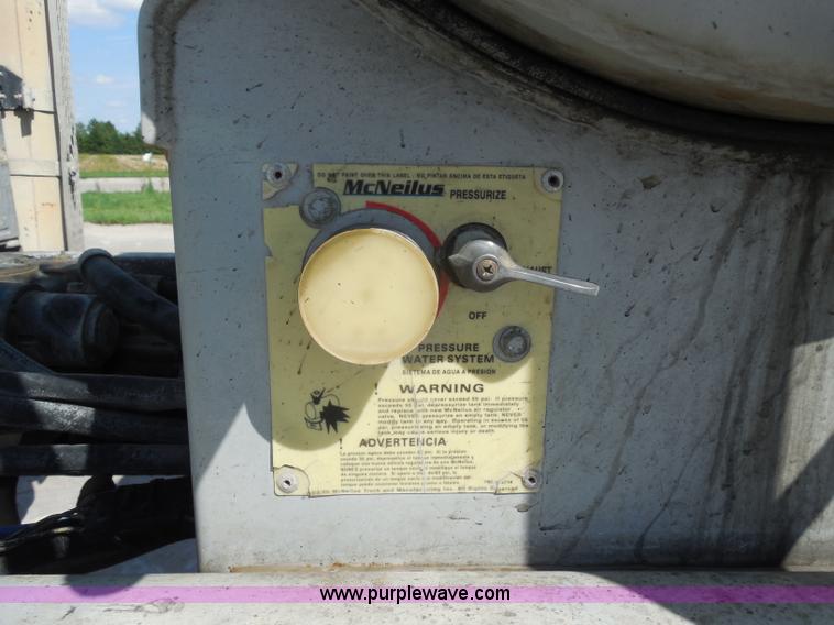 image for item H9863 1996 Mack RD690S mixer truck