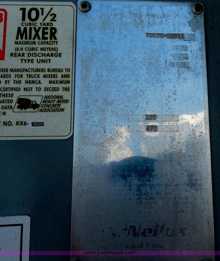 image for item H9863 1996 Mack RD690S mixer truck
