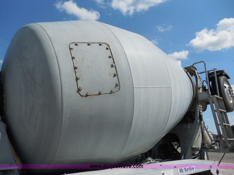 image for item H9863 1996 Mack RD690S mixer truck