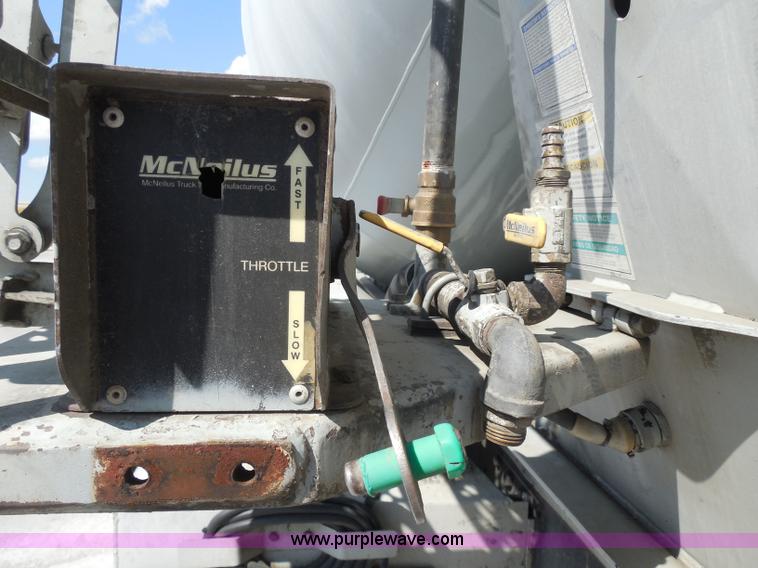 image for item H9863 1996 Mack RD690S mixer truck