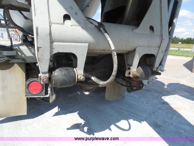 image for item H9863 1996 Mack RD690S mixer truck