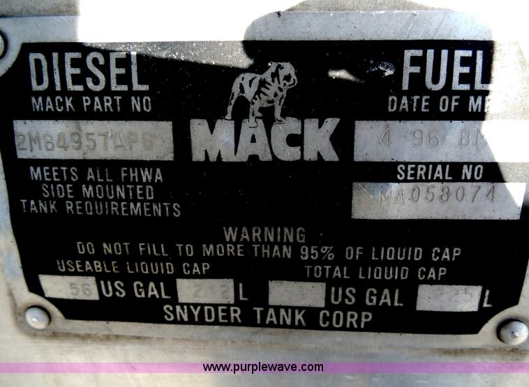 image for item H9863 1996 Mack RD690S mixer truck
