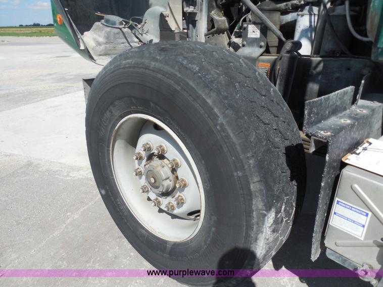 image for item H9863 1996 Mack RD690S mixer truck