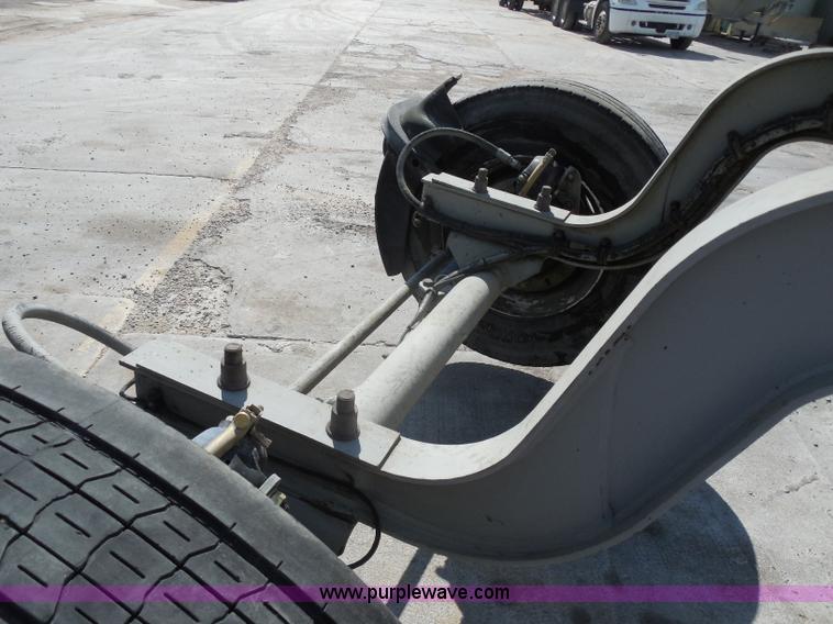 image for item H9863 1996 Mack RD690S mixer truck