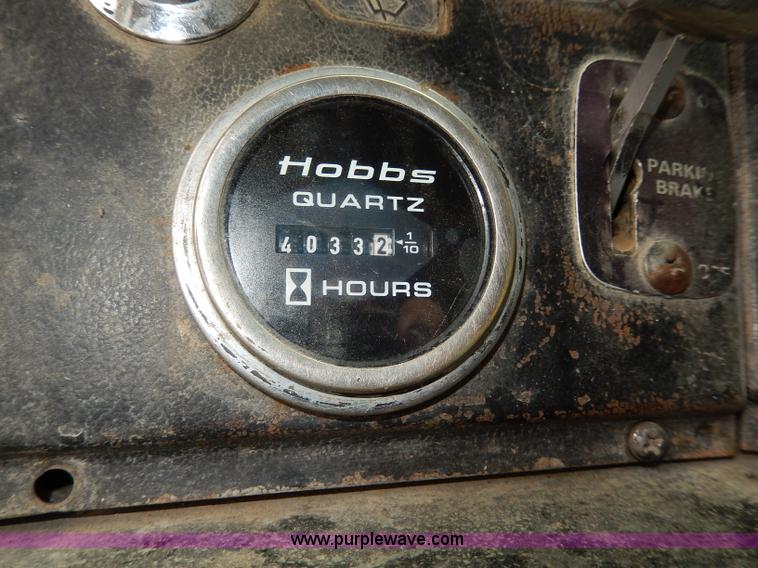 image for item I4441 1986 Ford LT8000 dump truck