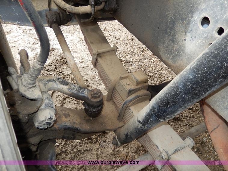 image for item I4441 1986 Ford LT8000 dump truck