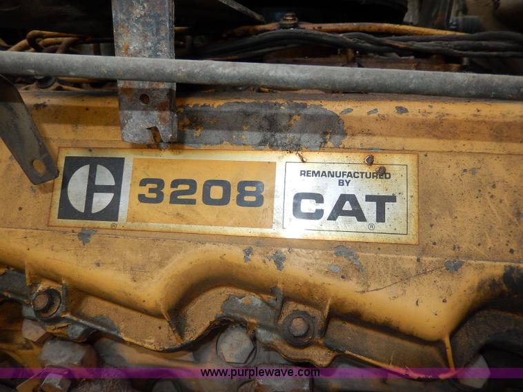 image for item I4441 1986 Ford LT8000 dump truck