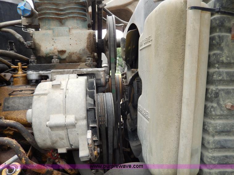 image for item I4441 1986 Ford LT8000 dump truck