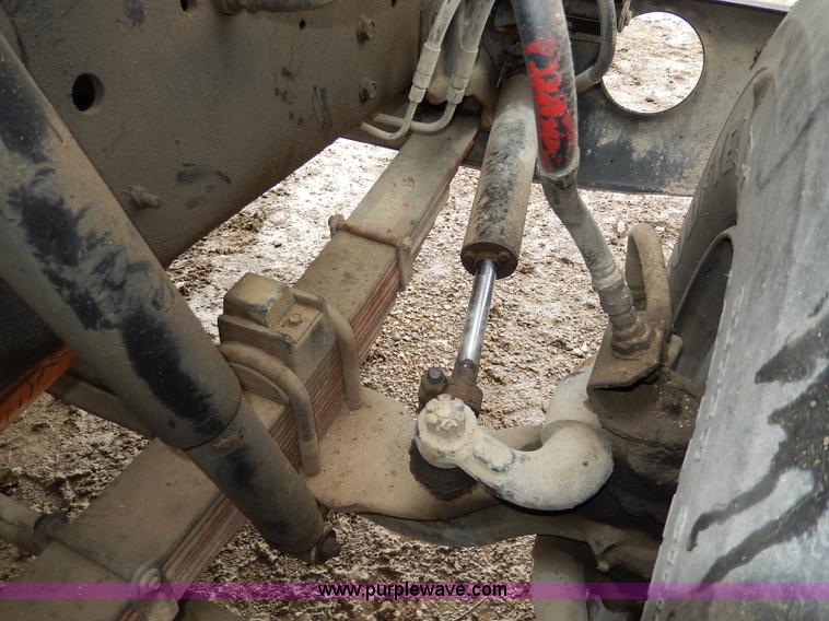 image for item I4441 1986 Ford LT8000 dump truck