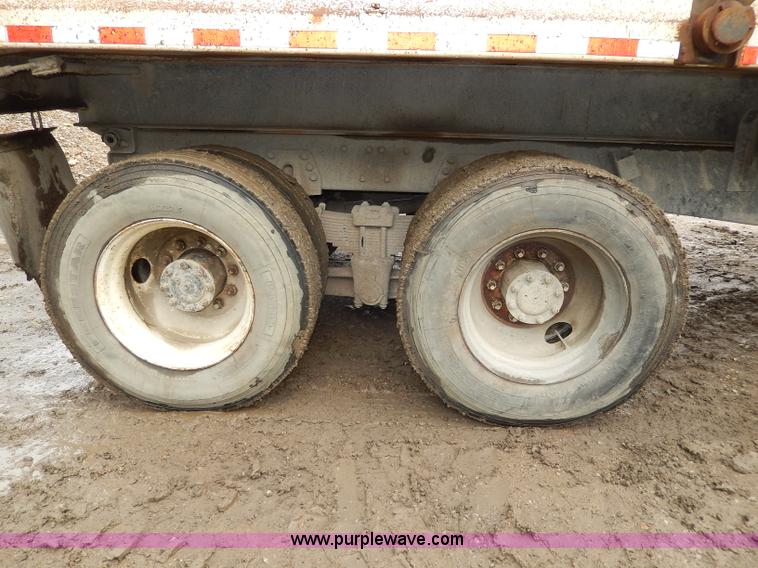 image for item I4441 1986 Ford LT8000 dump truck