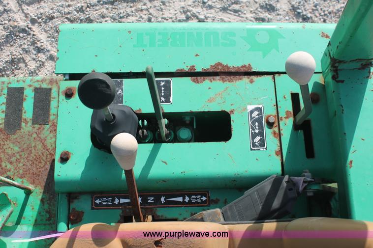 image for item I7932 2003 Vermeer RT450 trencher