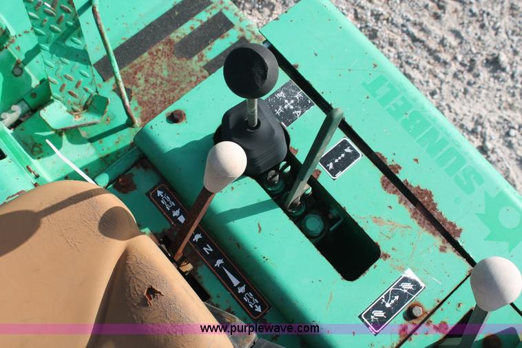 image for item I7932 2003 Vermeer RT450 trencher