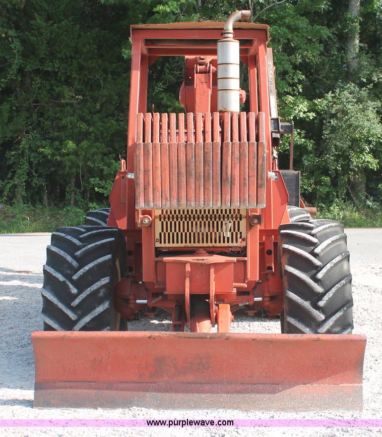 image for item I7933 1997 Ditch Witch 7610DD trencher cable plow