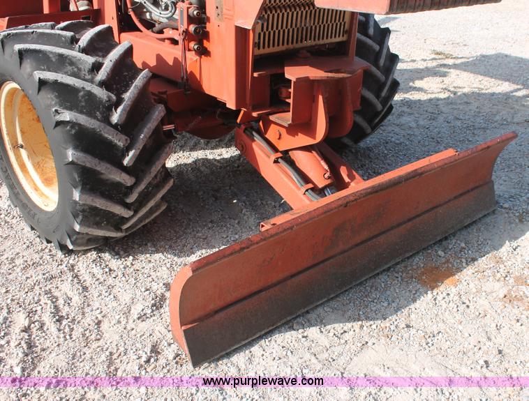image for item I7933 1997 Ditch Witch 7610DD trencher cable plow