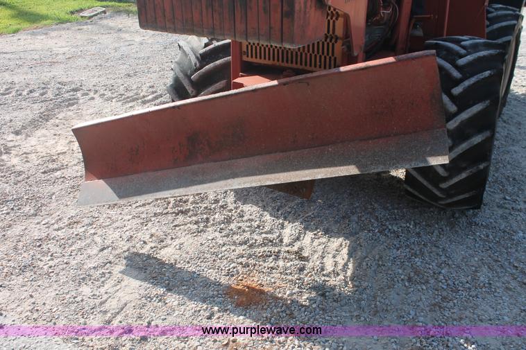 image for item I7933 1997 Ditch Witch 7610DD trencher cable plow
