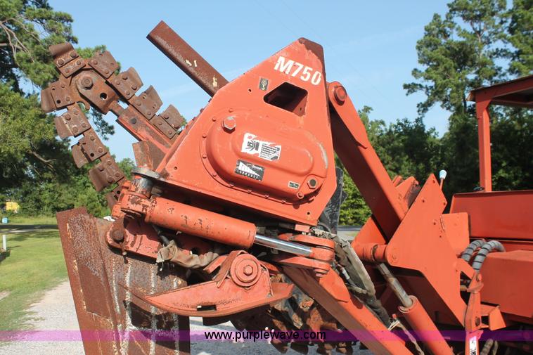 image for item I7933 1997 Ditch Witch 7610DD trencher cable plow