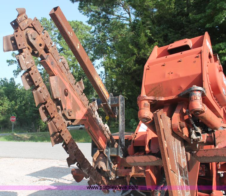 image for item I7933 1997 Ditch Witch 7610DD trencher cable plow