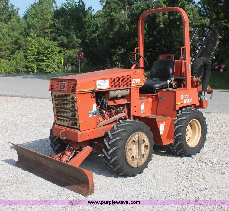 image for item I7934 2002 Ditch Witch 3700DD slide trencher