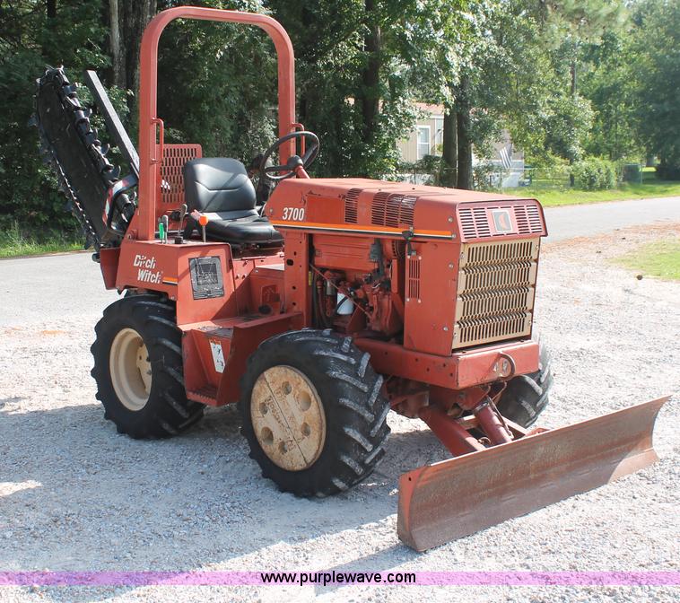 image for item I7934 2002 Ditch Witch 3700DD slide trencher