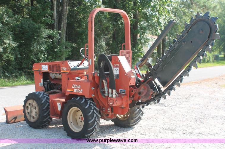 image for item I7934 2002 Ditch Witch 3700DD slide trencher