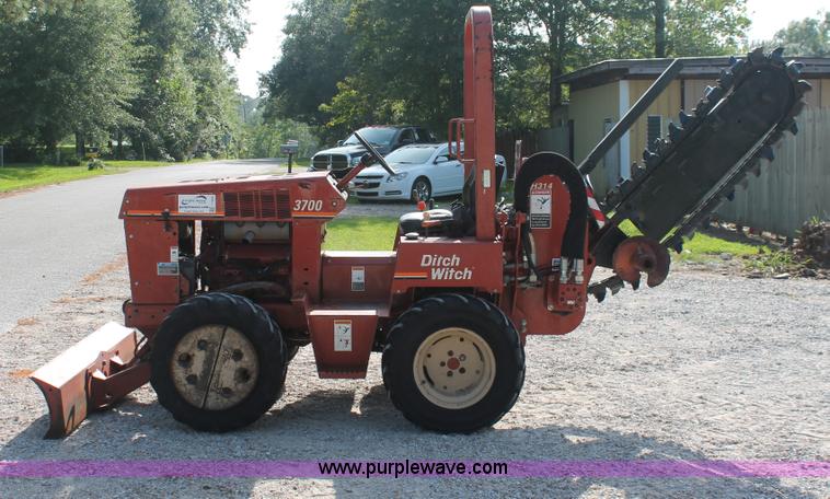 image for item I7934 2002 Ditch Witch 3700DD slide trencher