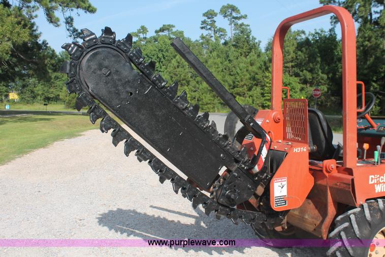 image for item I7934 2002 Ditch Witch 3700DD slide trencher