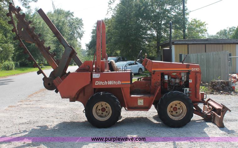 image for item I7935 1993 Ditch Witch 5110DD trencher