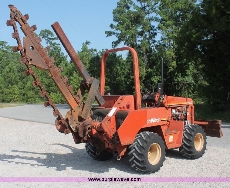 image for item I7935 1993 Ditch Witch 5110DD trencher