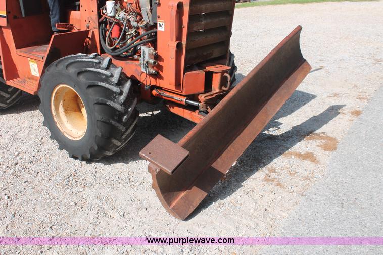 image for item I7935 1993 Ditch Witch 5110DD trencher