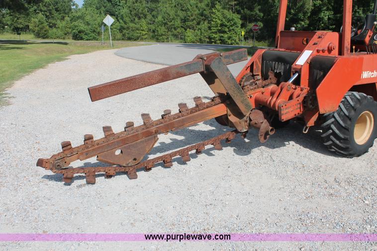 image for item I7935 1993 Ditch Witch 5110DD trencher