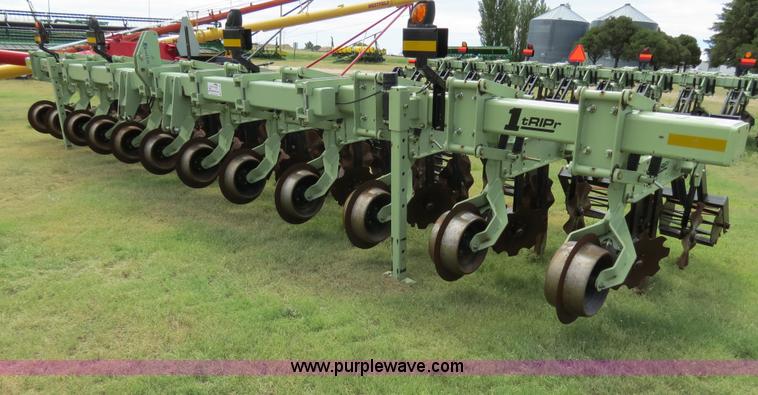 image for item B4786 2007 Orthman 1TRIPR 12R30 strip till