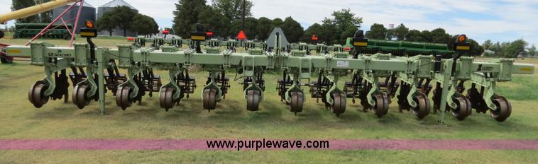 image for item B4786 2007 Orthman 1TRIPR 12R30 strip till