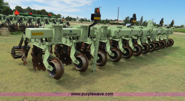 image for item B4786 2007 Orthman 1TRIPR 12R30 strip till