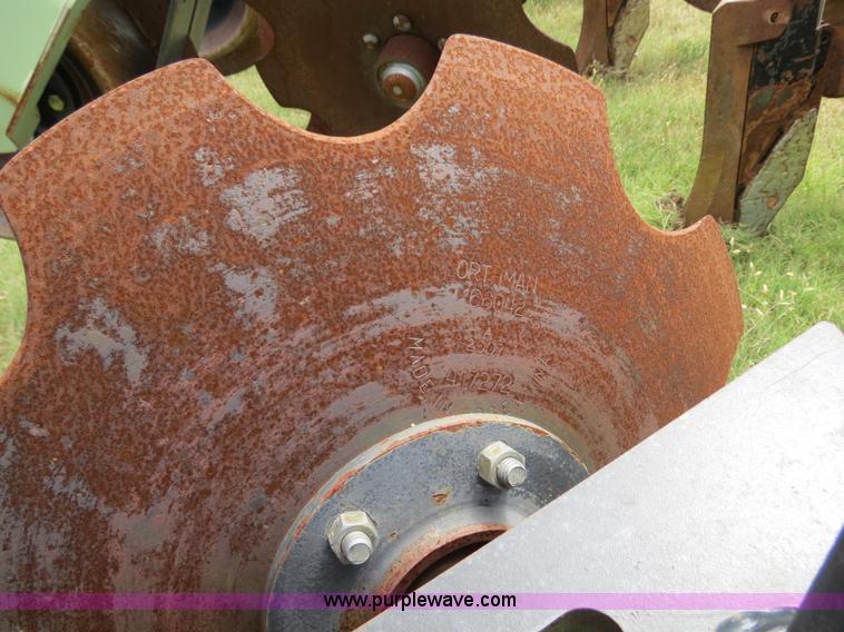 image for item B4786 2007 Orthman 1TRIPR 12R30 strip till