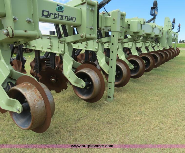 image for item B4786 2007 Orthman 1TRIPR 12R30 strip till