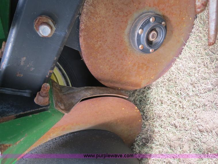 image for item B4787 2001 John Deere 1770 planter