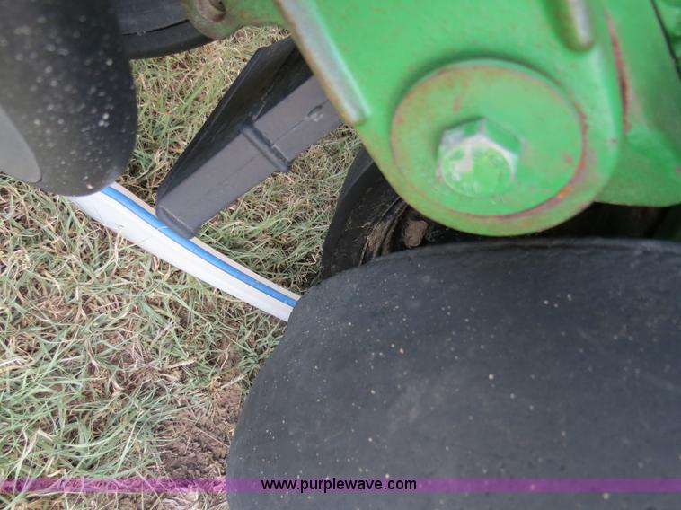 image for item B4787 2001 John Deere 1770 planter