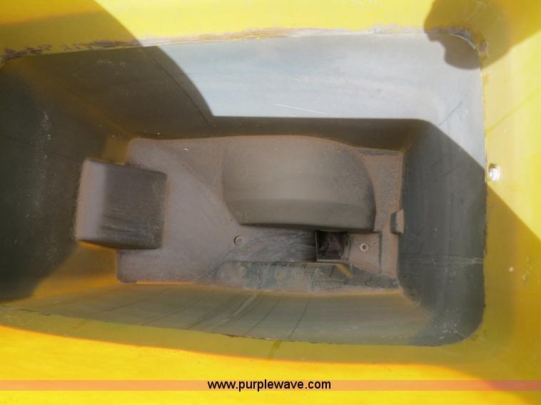 image for item B4787 2001 John Deere 1770 planter