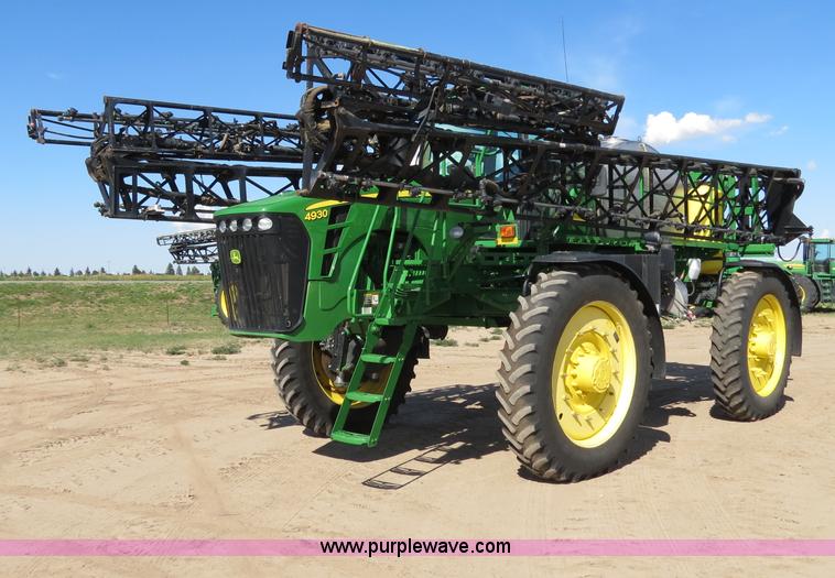 image for item B4789 2009 John Deere 4930 self-propelled sprayer