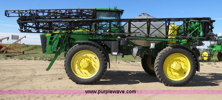 image for item B4789 2009 John Deere 4930 self-propelled sprayer
