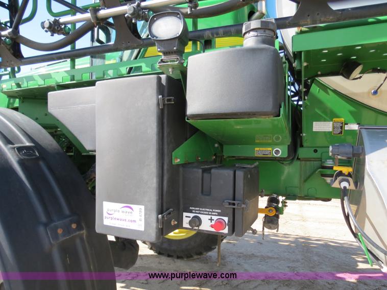 image for item B4789 2009 John Deere 4930 self-propelled sprayer