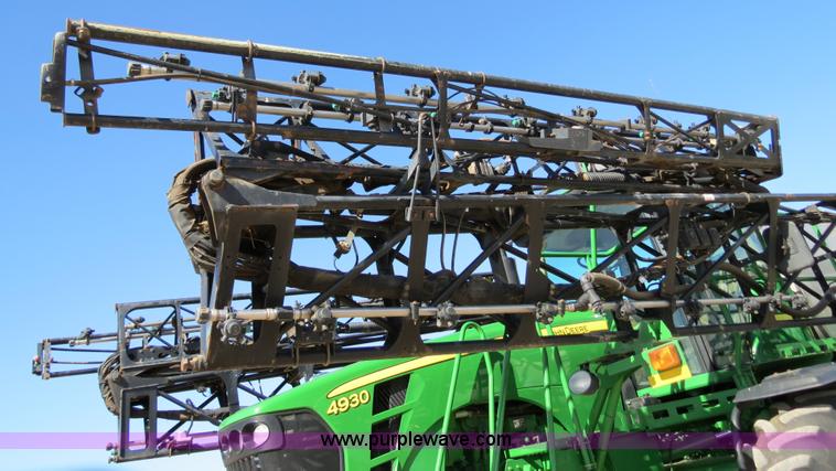image for item B4789 2009 John Deere 4930 self-propelled sprayer