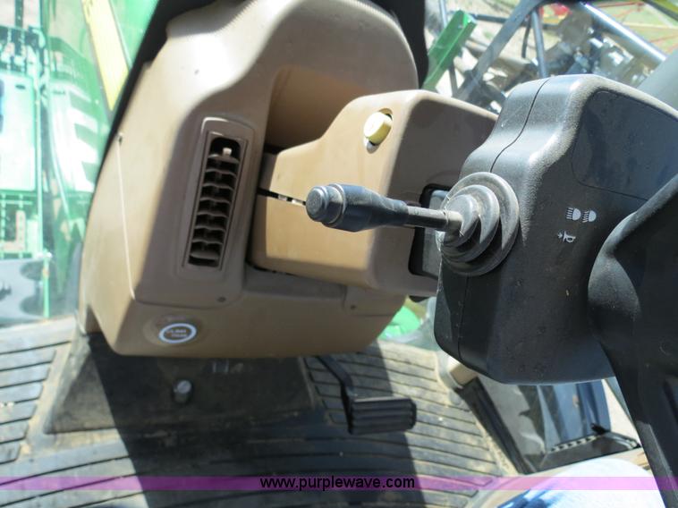 image for item B4789 2009 John Deere 4930 self-propelled sprayer