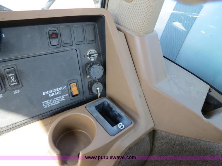 image for item B4789 2009 John Deere 4930 self-propelled sprayer