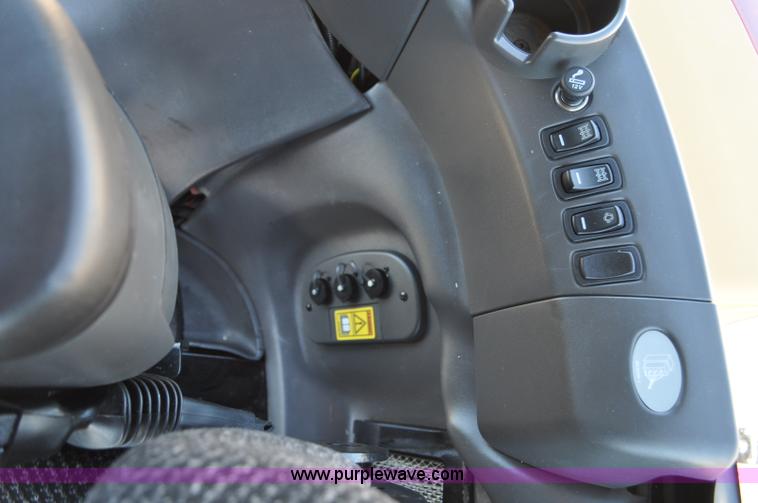 image for item G6113 2010 Caterpillar Challenger MT755C tractor