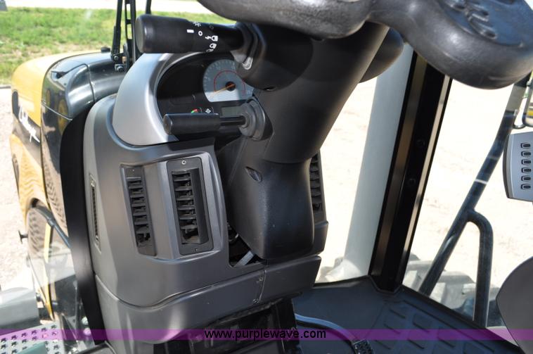 image for item G6113 2010 Caterpillar Challenger MT755C tractor