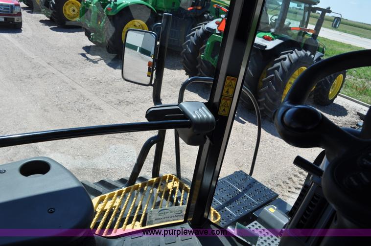 image for item G6113 2010 Caterpillar Challenger MT755C tractor