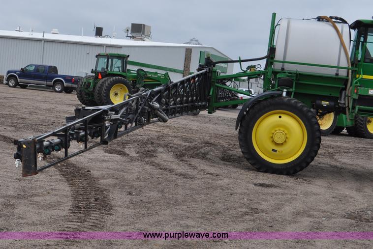 2008 John Deere 4830 selfpropelled sprayer in Cheyenne Wells, CO